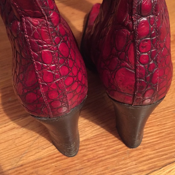 Donald Pliner croc red boots - Picture 2 of 4